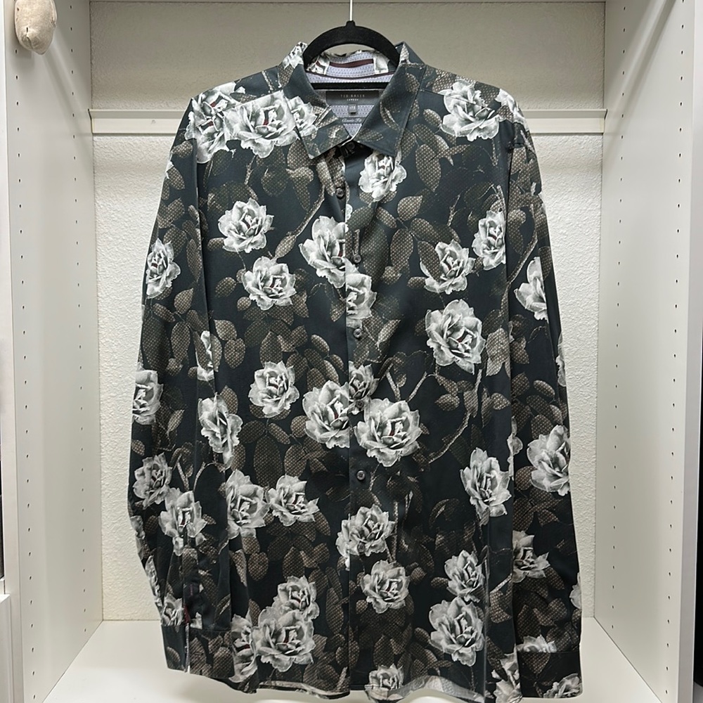 Ted Baker London Rose Button Down in Size 17.5